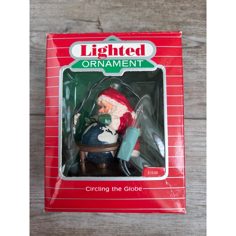 Vintage Hallmark Keepsake‎ Ornament Circling the Globe Santa Lighted Magic 1984